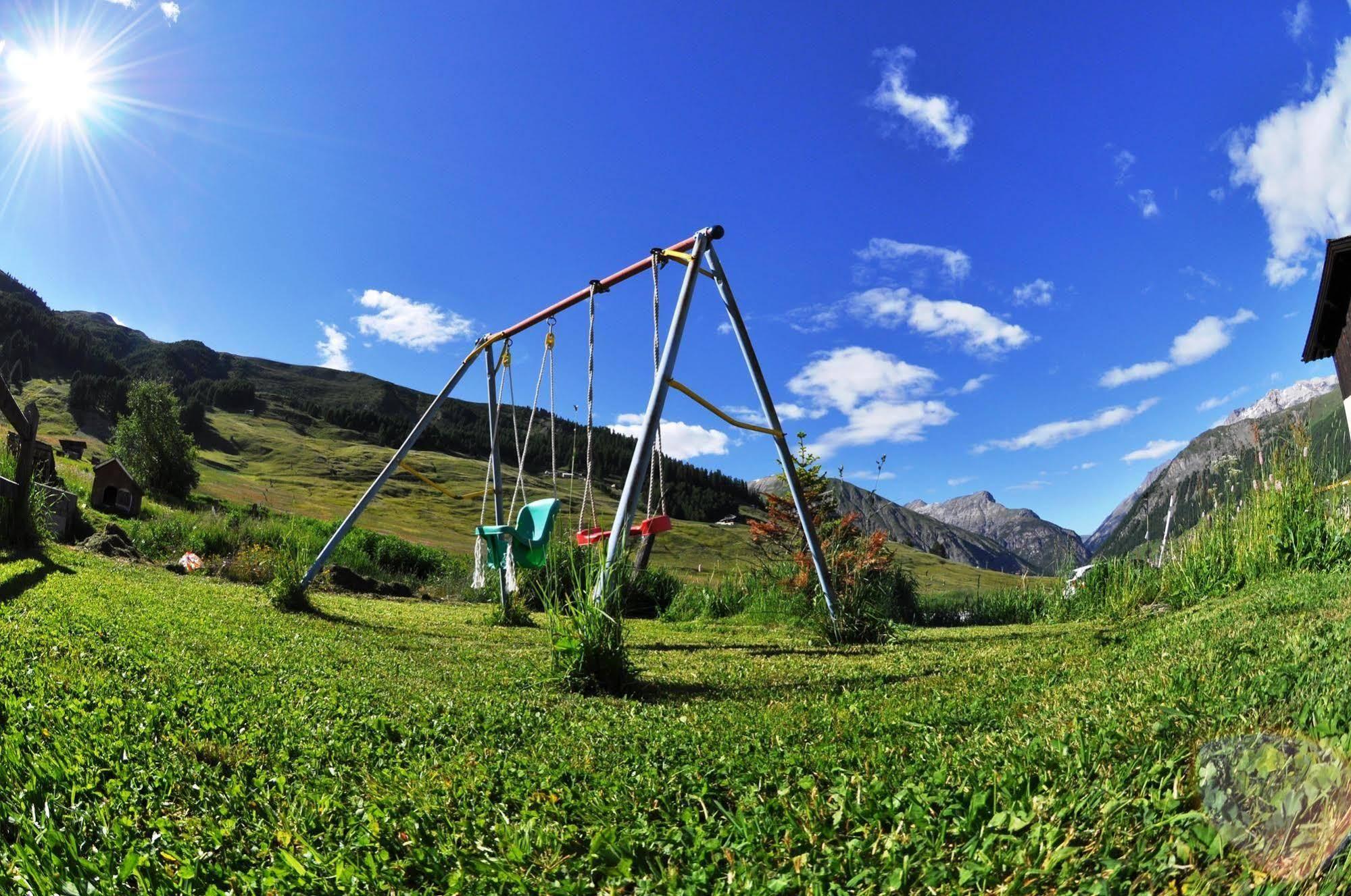 Alpen Royal By Livigno Accomodation Exterior foto