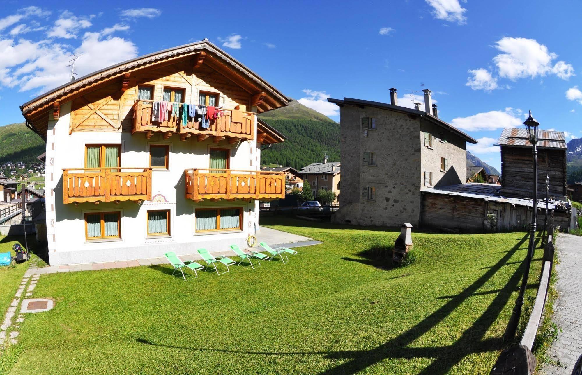 Alpen Royal By Livigno Accomodation Exterior foto