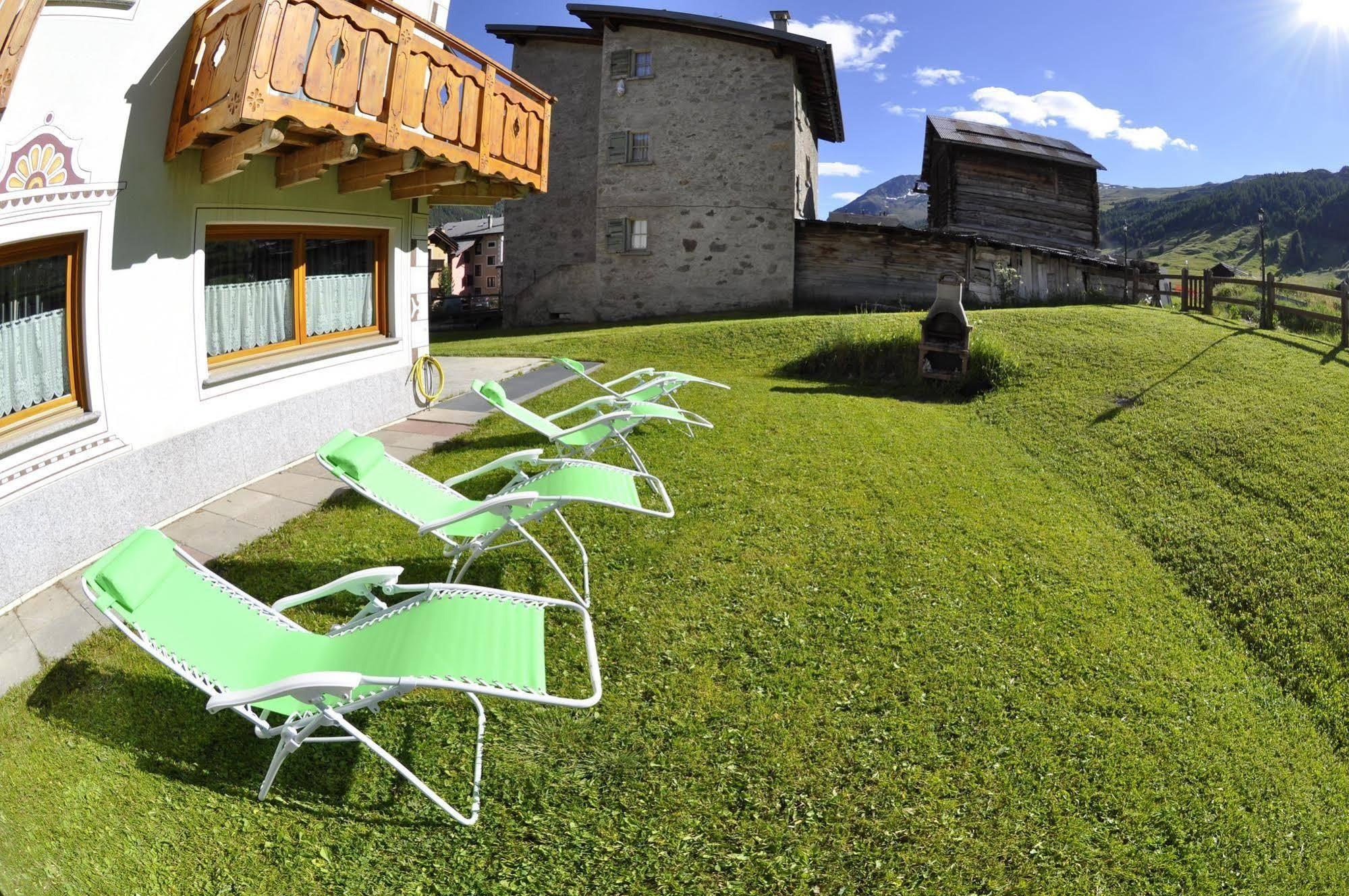 Alpen Royal By Livigno Accomodation Exterior foto